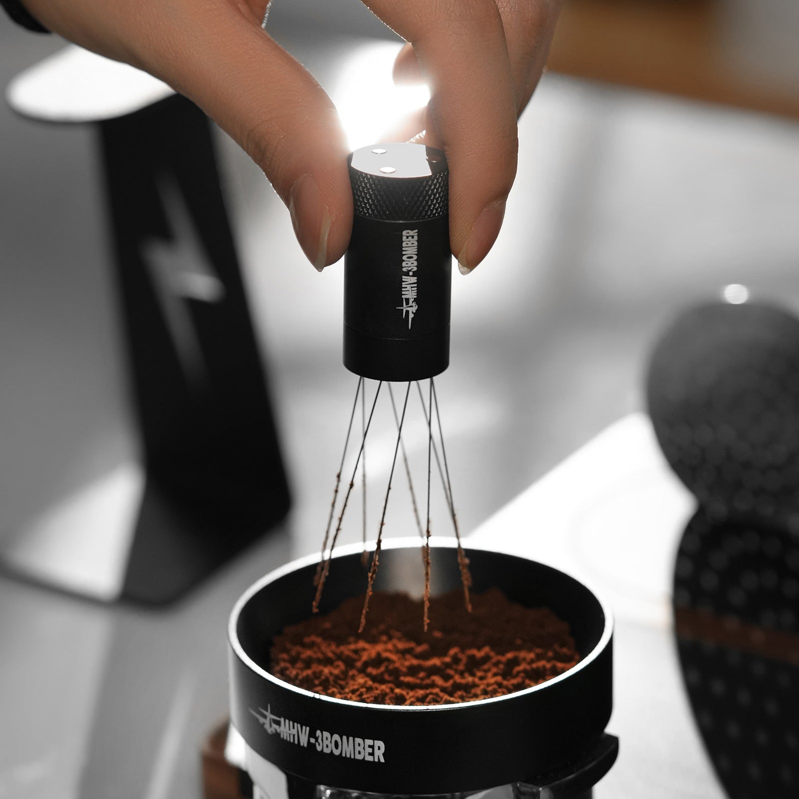 Lightning Needle Distribution Tool 2.0 Black
